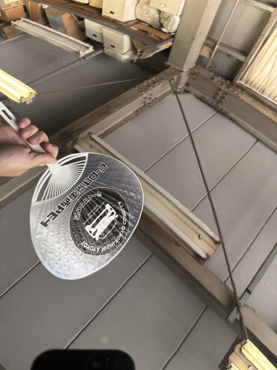 脳がバグる画像…？
黒ソリッドのルーフなので😁
#磨き　#カーコーティング　#車好き　#水垢　#洗車キズ　#キズ取り　#最鏡仕上げ　#磨き柱　#美の呼吸　#艶の向こう側