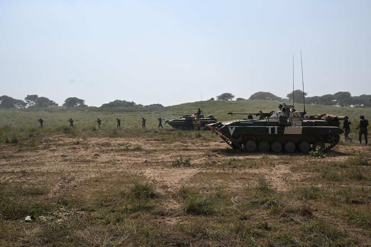 SWComd_IA's tweet photo. "Sweat in Training, Shine in War"

Sharpening its cutting edge through an intense field training exercise, #CuttingEdgeBrigade of #DotOnTarget division carried out extensive Manoeuvre Training to enhance Battle Preparedness.  

#IndianArmy
#SaptaShaktiCommand
#DotOnTargetDivision 
#CuttingEdgeBrigade 

@adgpi 
@HQ_IDS_India 
@SpokespersonMoD 
@PRODefRjsthn 
@prodefencechan1