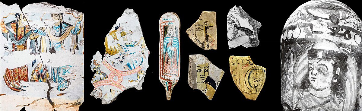 Arabs in Pictures (@arabsinpictures) on Twitter photo Fresco fragments from Jawsaq al-Khaqani, the palace of the 8th Abbasid caliph, al-Mu'tasim in Samarra Fresco fragments from Jawsaq al-Khaqani, the palace of the 8th Abbasid caliph, al-Mu'tasim in Samarra