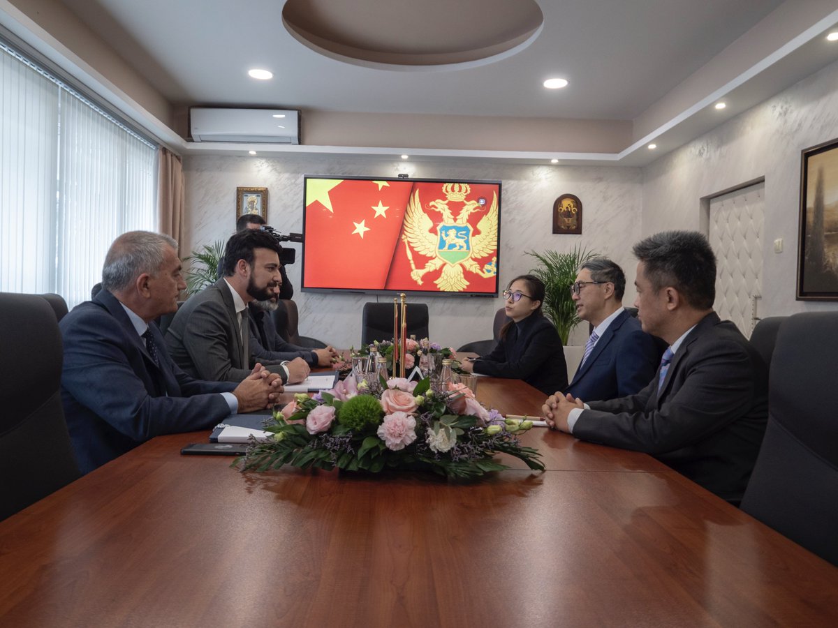 mayorbudva's tweet image. Svečani prijem za NJ.E. g. CHEN Xufenga, ambasadora NarodneRepublike Kine u Crnoj Gori, koji je boravio u zvaničnoj posjetiOpštini Budva u pratnji g. WANG Changjianga, savjetnika za ekonomiju i trgovinu.
Tokom susreta, koji je protekao u prijateljskoj i konstruktivnojatmosferi,…