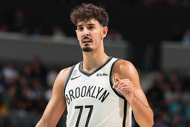 bensarafmuse's tweet image. The Brooklyn Nets had a 101.7 Offensive Rating & a 119.4 Defensive Rating when Ben Saraf wasnโt on the floor
While when Ben Saraf was playing the Nets had a 124.4 Offensive Rating & a 144.2 Defensive Rating
Ben Saraf changes the game in a real way ๐คฉ