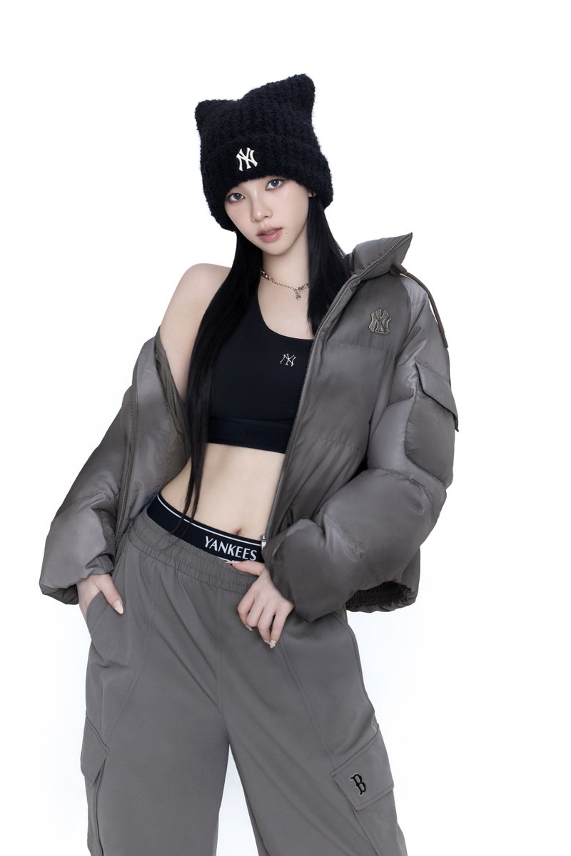 slist2015's tweet photo. 에스파 카리나, 쿨톤 여신의 MLB 커브 패딩 시리즈 화보

#카리나 #에스파 #aespa 
#에스파카리나 
#KARINAXMLB
#카리나XMLB
@aespa_official
#MLB #MLBXKARINA
#KARINA
 ⬇관련기사⬇ 
https://t.co/8uSwshBMPn https://t.co/CwbLtzKzmV