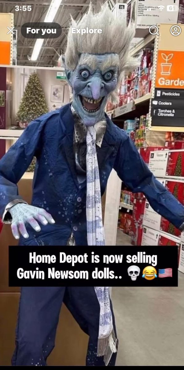 AzHawker's tweet image. Gavin Grusom.  It takes 32 D sized batteries and does not do anything!