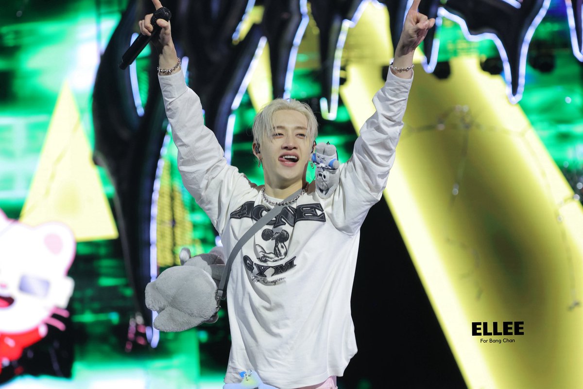 ElleeForchan's tweet photo. | 251019 Encore 😀

#방찬 #Bangchan #스트레이키즈 
#Straykids #스키즈  #dominATE_Encore 
#dominATE_Encore_In_Korea https://t.co/3DMhSN9J9b