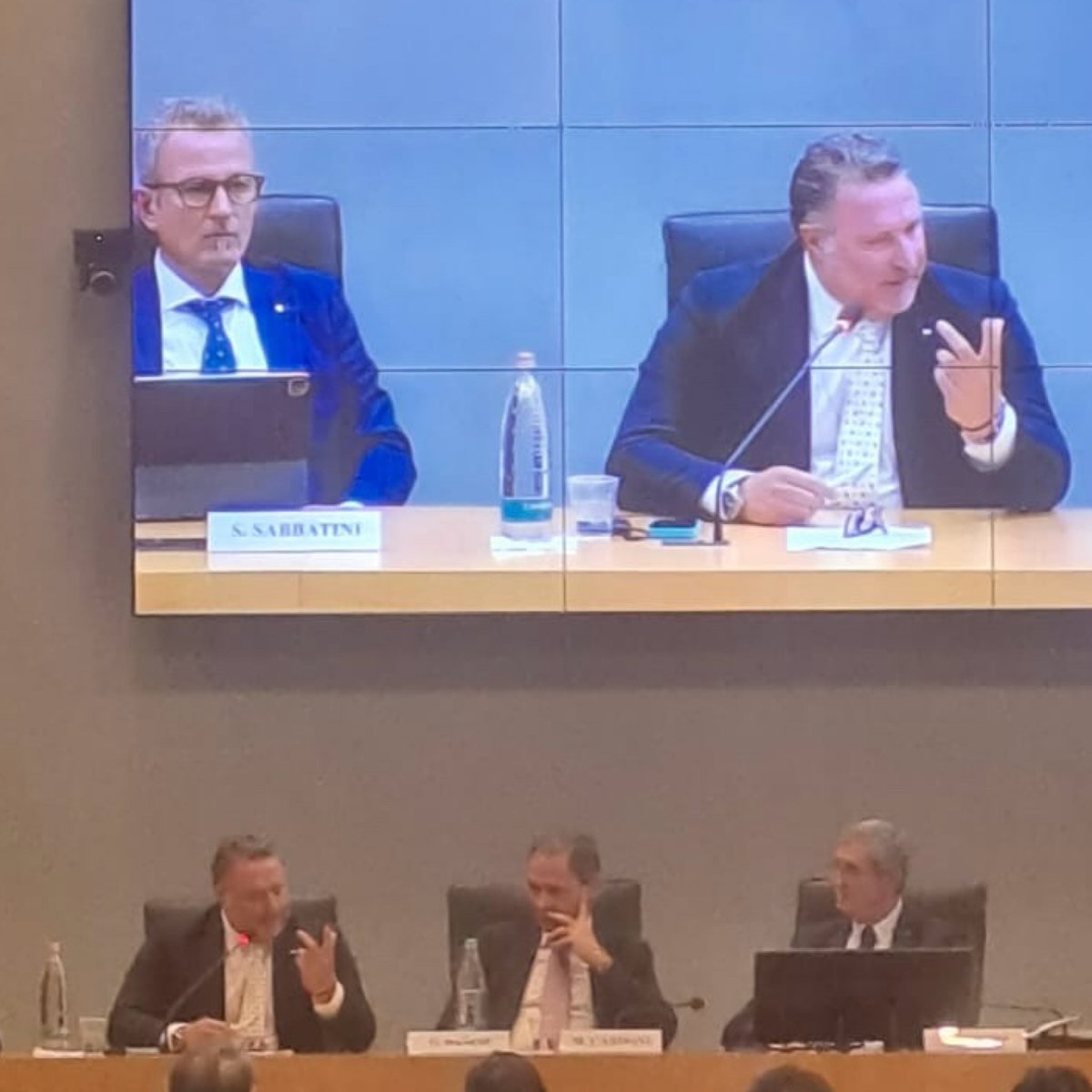 conf_brindisi's tweet photo. I NUOVI MANAGER TRA CONTRATTO, PREVIDENZA E SANITÀ.

Intervento del Presidente, Giuseppe Danese.

“Un’impresa che investe sul capitale umano, sulla formazione e sul welfare aziendale è un’impresa più solida, più innovativa e più giusta”. https://t.co/08LX0AtZUc