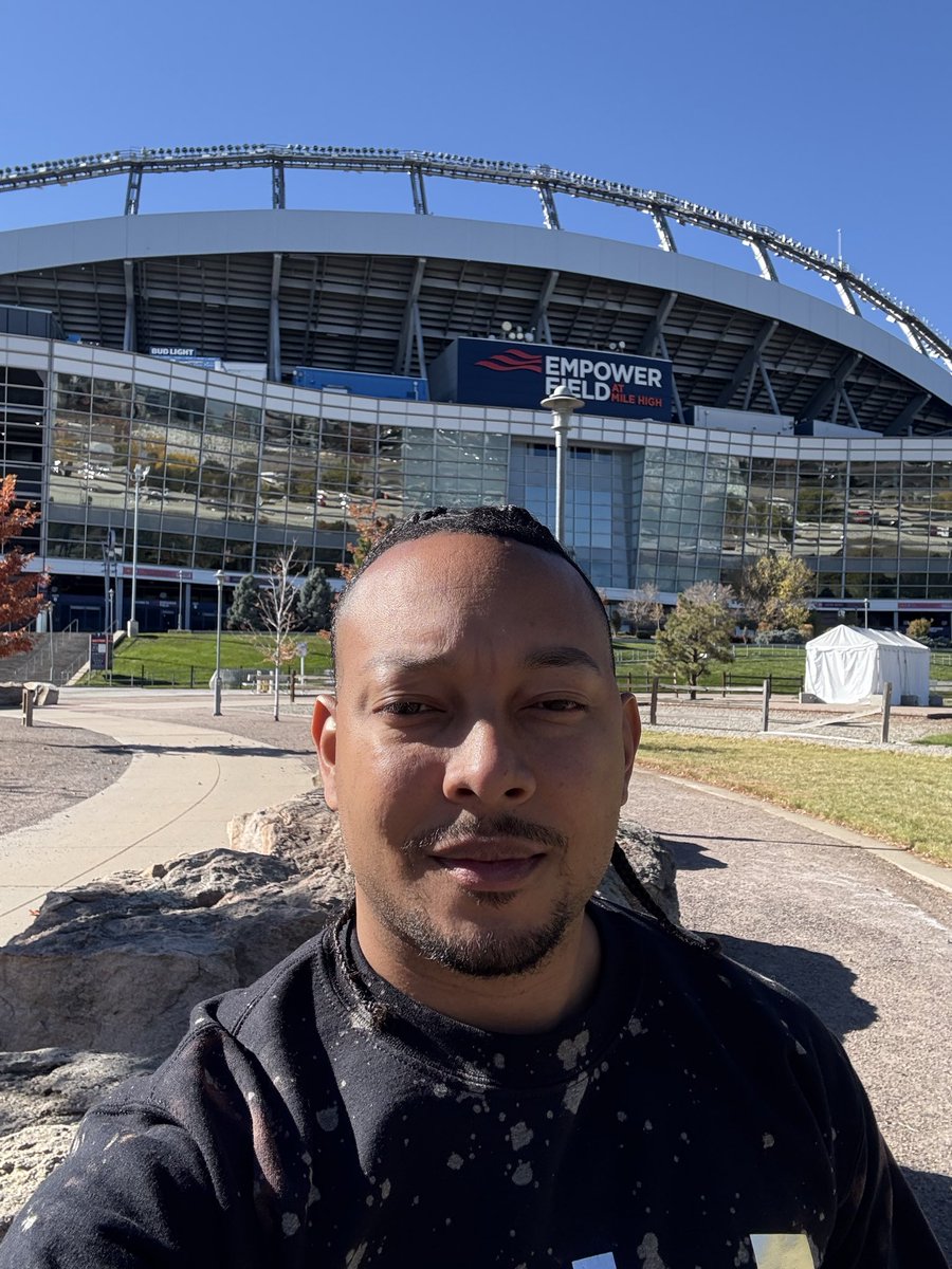 que3nc's tweet image. Conference in Denver… taking in the Mile high city.  Red rock and bronco stadium
