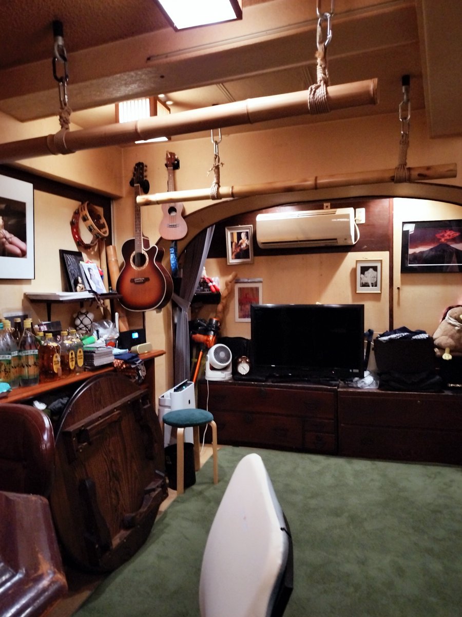 昨日は誰かと誰かのご縁繋がりをしみじみと感じた夜だった。
まずはお客様であり私をS女部門の部長と崇める（笑）ｋが初心初めての女性を伴って来店。
話を聞いたら初心のお客様がよく初心の話をしたりお薦めの店と言っていて気になっていたと。