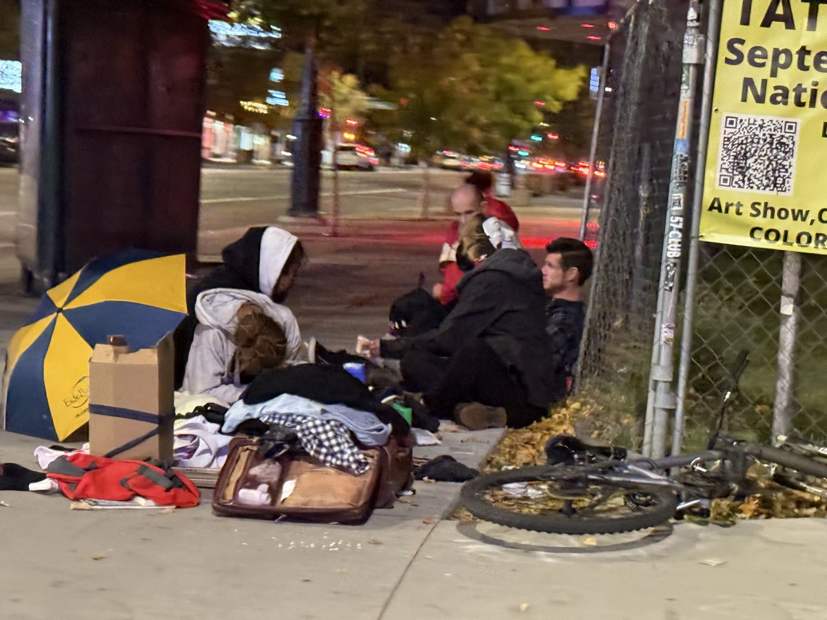 dobetterdnvr's tweet photo. Broadway &amp; Bayaud. Hey @mikejohnstonco why are we allowing this in our public spaces? @denverpolice #DoBetterDNVR https://t.co/0FszcGufgL