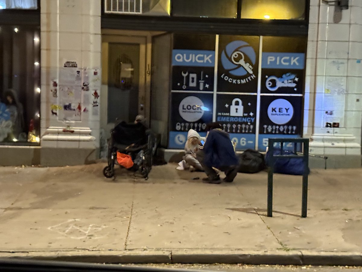 dobetterdnvr's tweet photo. Broadway &amp; Bayaud. Hey @mikejohnstonco why are we allowing this in our public spaces? @denverpolice #DoBetterDNVR https://t.co/0FszcGufgL
