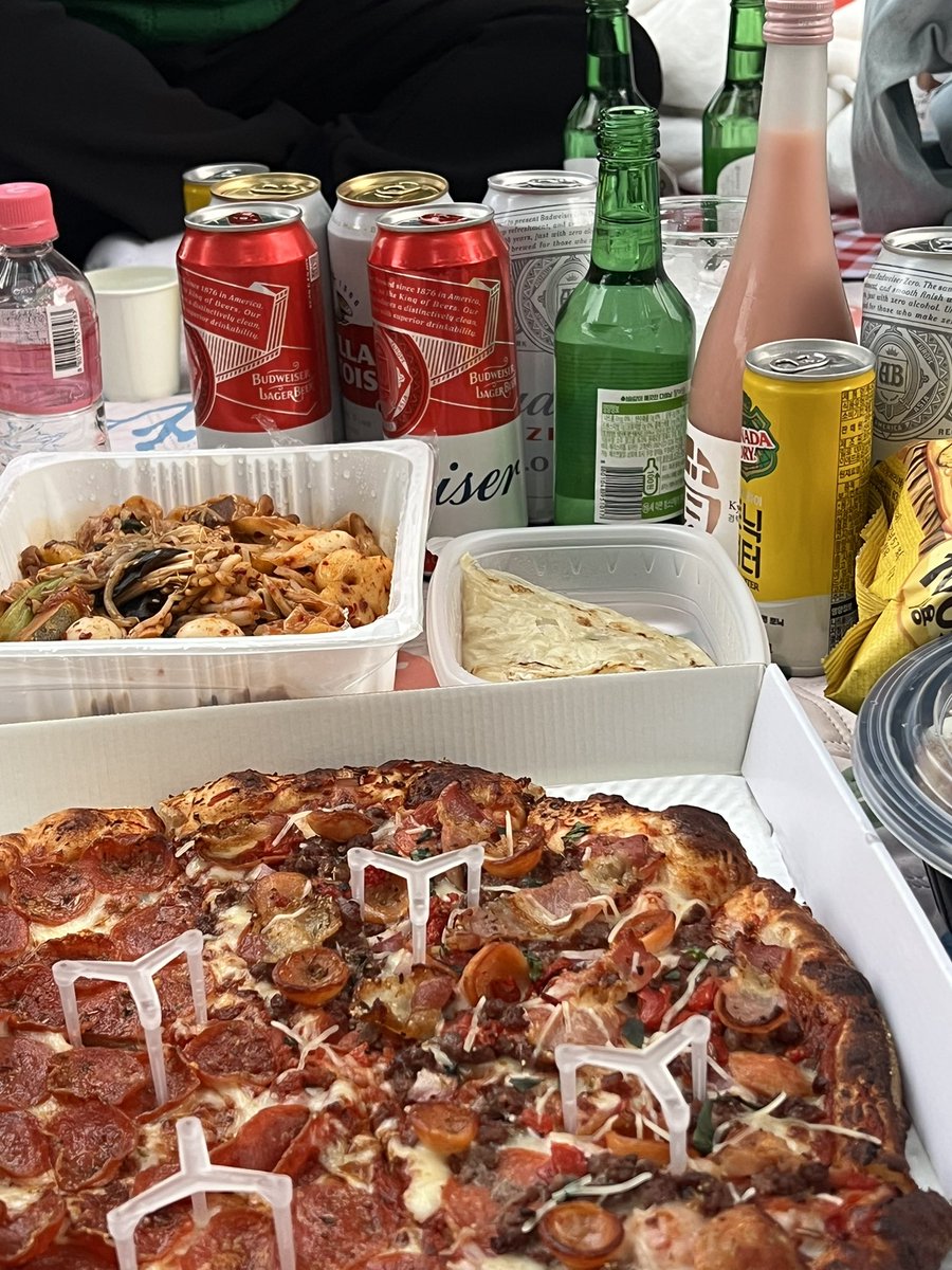 draw_chae's tweet image. 오랜만에 완전체(?)
더 추워지기 전에 한강 나들이를 했어요.
팀아뚱멍단 포에버