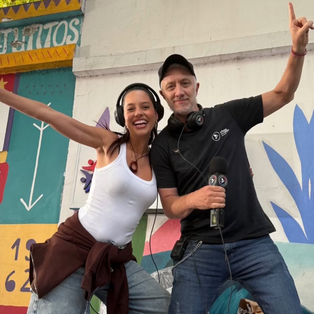 [#MisionSolidaria] Entre su Labor al Frente de #OlvidateDeTodo y su Aporte para con los #PerrosDeLaCalle, @AnaisCastroP puso su Grano de Arena en esta Iniciativa | En la Postal la vemos con @AndyKusnetzoff quien desde el 2007 se pone la Mision al Hombro siendo un Nexo que Difunde