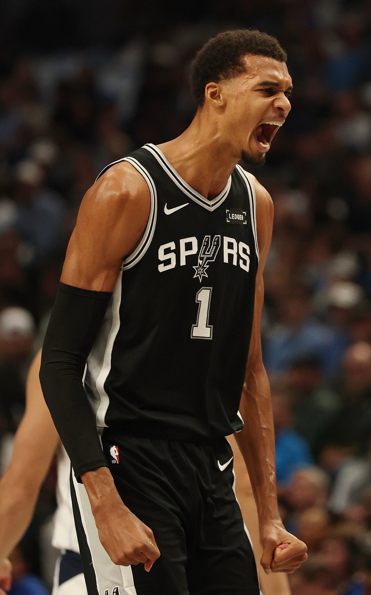 We just witnessed an unbelievable game from Wemby 🤯🔥

40 PTS
15-21 FG
15 REB
3 BLK

Special.