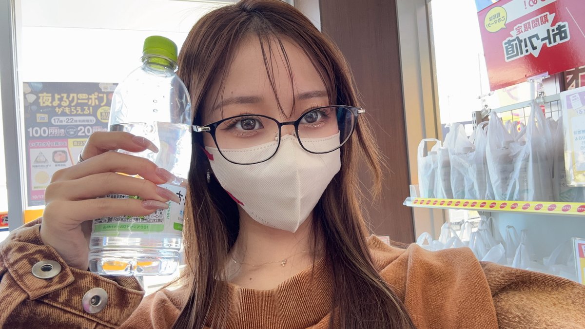 あまりにもやれない🫠 リゼ2回きてるけどまだノーバイツ🫠🫠 ご飯食べ