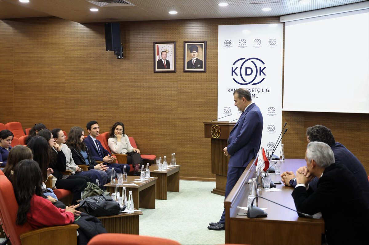 odtumebiva's tweet image. ODTÜ MEBİVA&apos;nın yürüttüğü Erasmus+ Sosyal Arabuluculuk Projesi&apos;nin son toplantısını @TRombudsman&apos;nda gerçekleştirdik.

Kamu Denetçisi ve
@odtumebiva Başkanı @acmakas uyuşmazlıklarda arabuluculuk ve #Ombudsman&apos;ın fonksiyonu üzerine gençlerle sohbet etti. @sosarabuluculuk