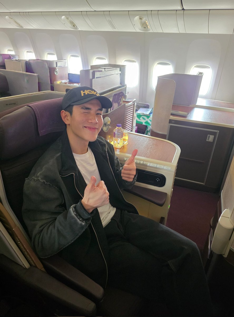 "โฟร์ท ณัฐวรรธน์" ออกเดินทางเพื่อเข้าร่วมงาน HOKA MAFATE STUDIO ที่ฮ่องกง โดยงานจะมีขึ้นวันนี้ที่ K11 MUSEA เวลา 6 โมงครึ่งตามเวลาท้องถิ่น แฟนๆ รอติดตามภาพกันนะคะ

#HOKA #HOKAHK #MafateStudio #HOKAxFOURTH 
#GMMTV