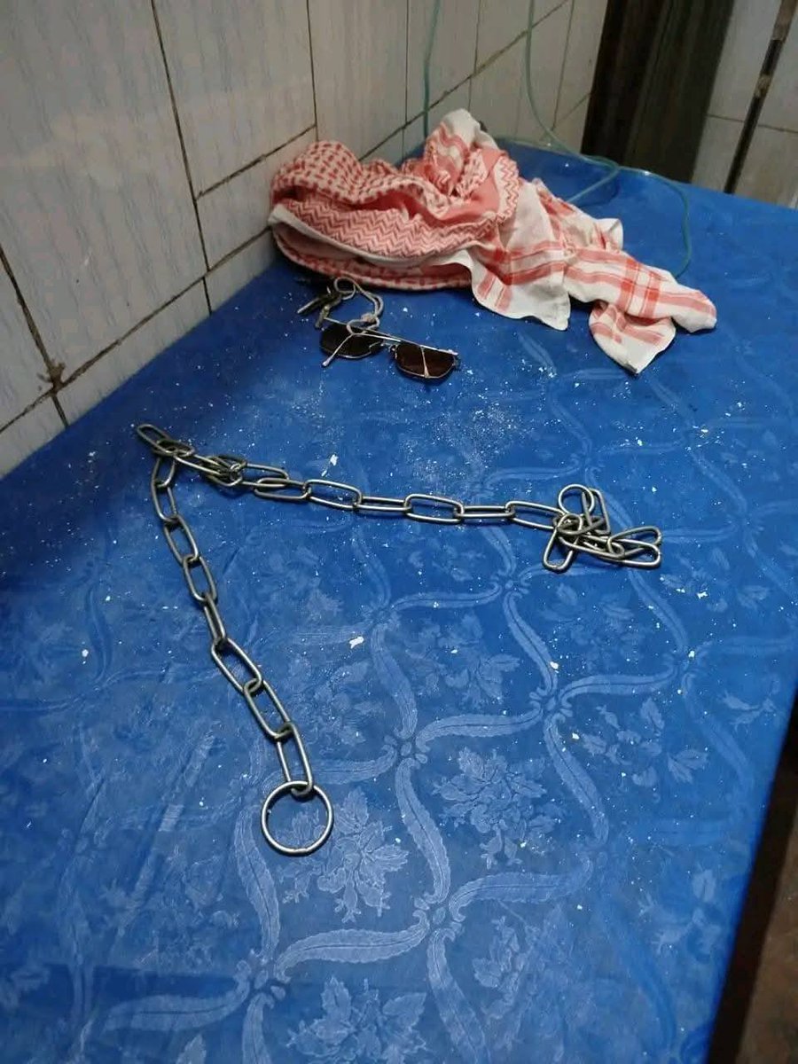 উগ্র হিন্দুত্ববাদী সন্ত্র|সী সংগঠন ইসকন কর্তৃক গুমের শিকার মাওলানা মহিব্বুল্লাহ সাহেবকে আজ সকালে পঞ্চগড় হেলিপ্যাড বাজারে একটি গাছের সাথে সিকল দিয়ে বাঁধা অবস্থায় পাওয়া গেছে।

ধারণা করা হচ্ছে তাকে ভারত নিয়ে যাওয়ার উদ্দেশ্যে পঞ্চগড় সীমান্তের দিকে নিয়ে যাওয়া হচ্ছিল।