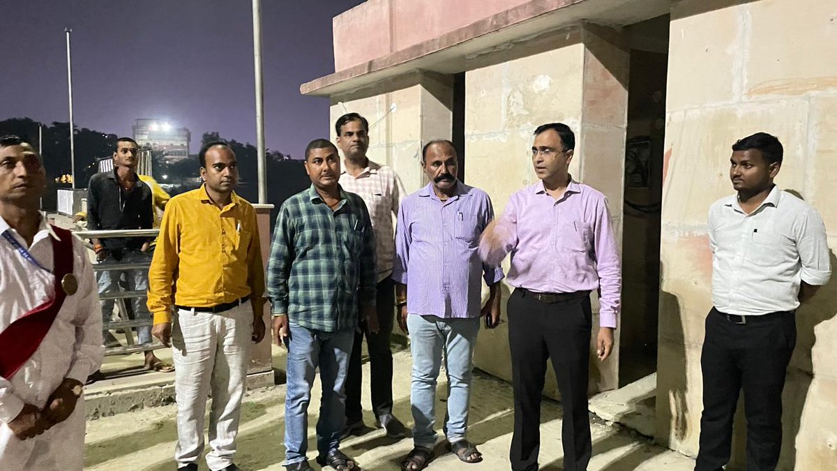 MSCLOfficial's tweet image. 🪔 छठ पूजा की तैयारी — आपकी श्रद्धा, हमारी जिम्मेदारी 🙏
बूढ़ी गंडक में बढ़े जलस्तर को देखते हुए नगर निगम मुज़फ़्फ़रपुर की विशेष पहल -
अब अपने मोहल्ले में ही बनवाएँ कृत्रिम छठ घाट 🌊✨
📞 कॉल करें: 155304
टीम पहुँचेगी मदद के लिए।

#ChhathPuja #Muzaffarpur #NagarNigamMuzaffarpur…