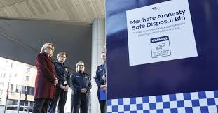 B3ckrs's tweet photo. @senatorbabet Look at the Machete Bins 
Look at the Machete Bins 
Look at the Machete Bins 
Look at the Machete Bins 
#sprinst #vicpol https://t.co/gsfPBKUkUk