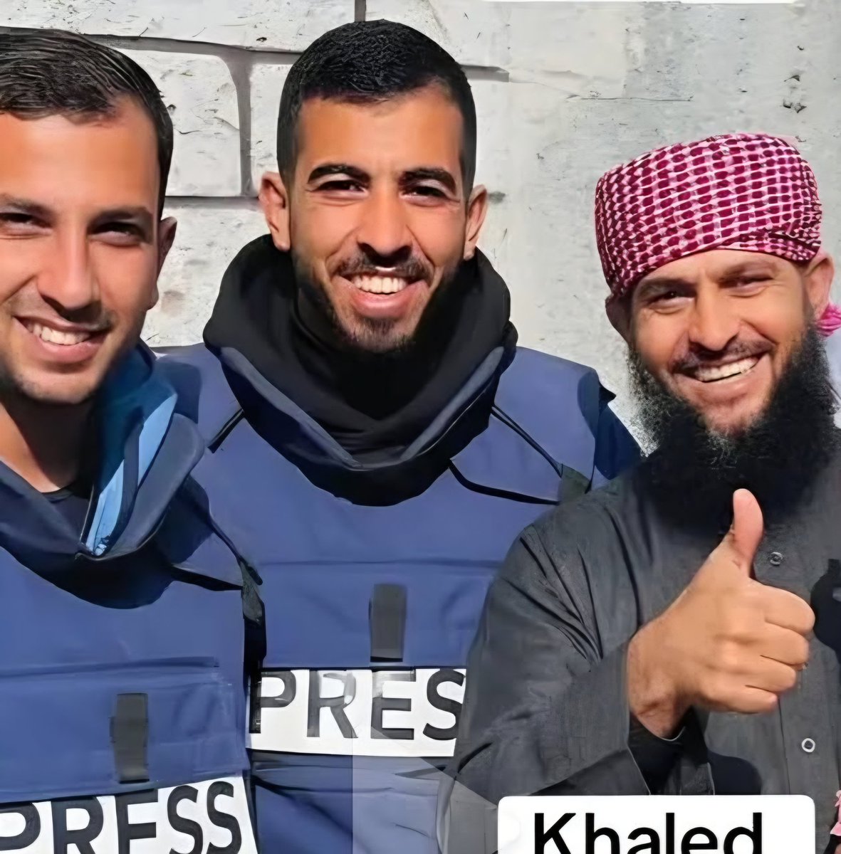 Şehadet Gülleri
Rahmet ve Özlemle. 🤲☝️