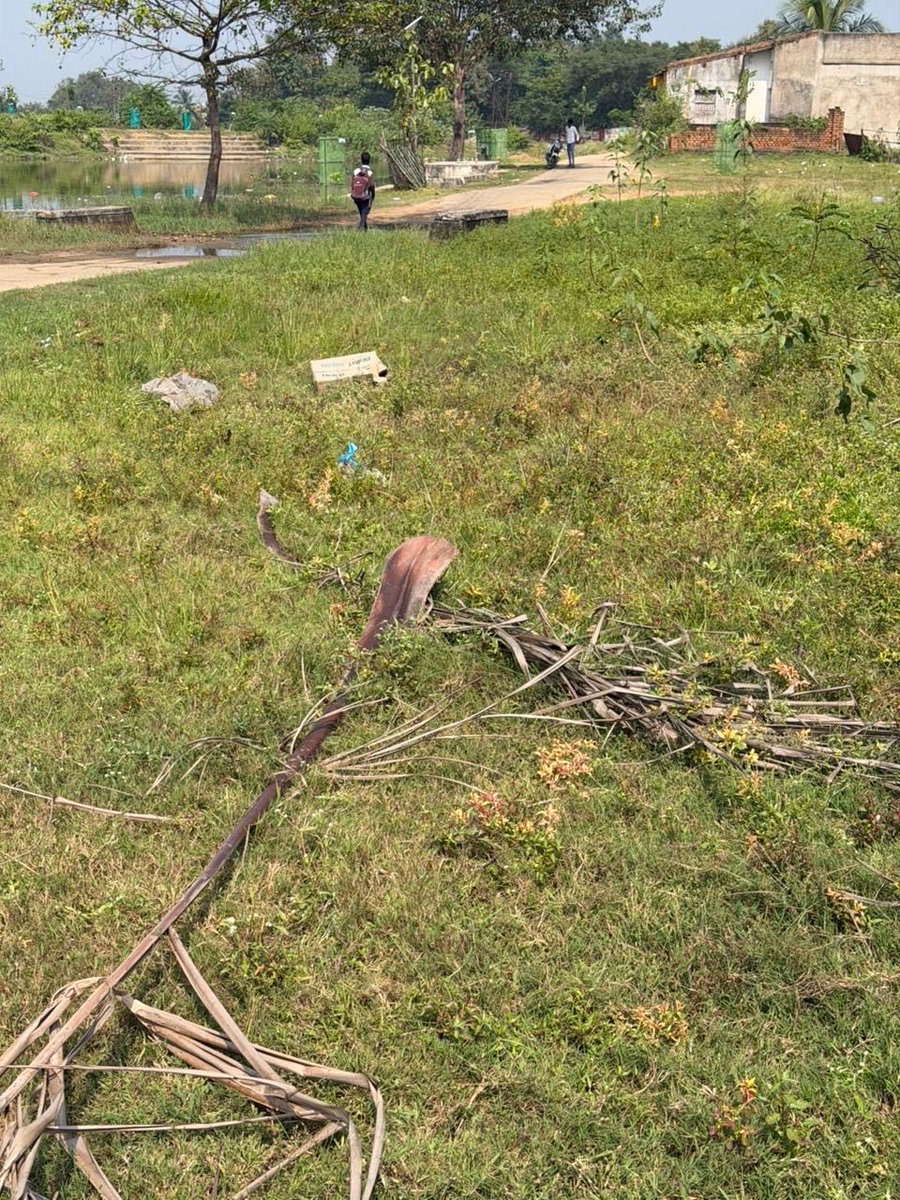 लोक आस्था का महापर्व छठ निकट है, और जामताड़ा शहरी क्षेत्र का एकमात्र एवं सर्वाधिक भव्य सूर्य मंदिर, जहाँ प्रतिवर्ष हजारों श्रद्धालु एवं व्रती अपनी उपस्थिति दर्ज कराते हैं, वर्तमान में स्वच्छता एवं रख-रखाव की दृष्टि से उपेक्षित प्रतीत हो रहा है। मंदिर परिसर एवं आसपास का क्षेत्र