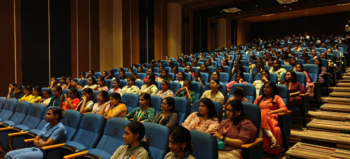 SuchitraAcad's tweet image. Suchitra Academy&apos;s Project Pulse VIII was a huge success!  320 students learned life-saving CPR skills &amp;amp; emergency response at KLH Universiry Thanks to Dr. Tejaswi &amp;amp; Star Hospital for making it impactful!  #ProjectPulse #CPRTraining #SuchitraAcademy