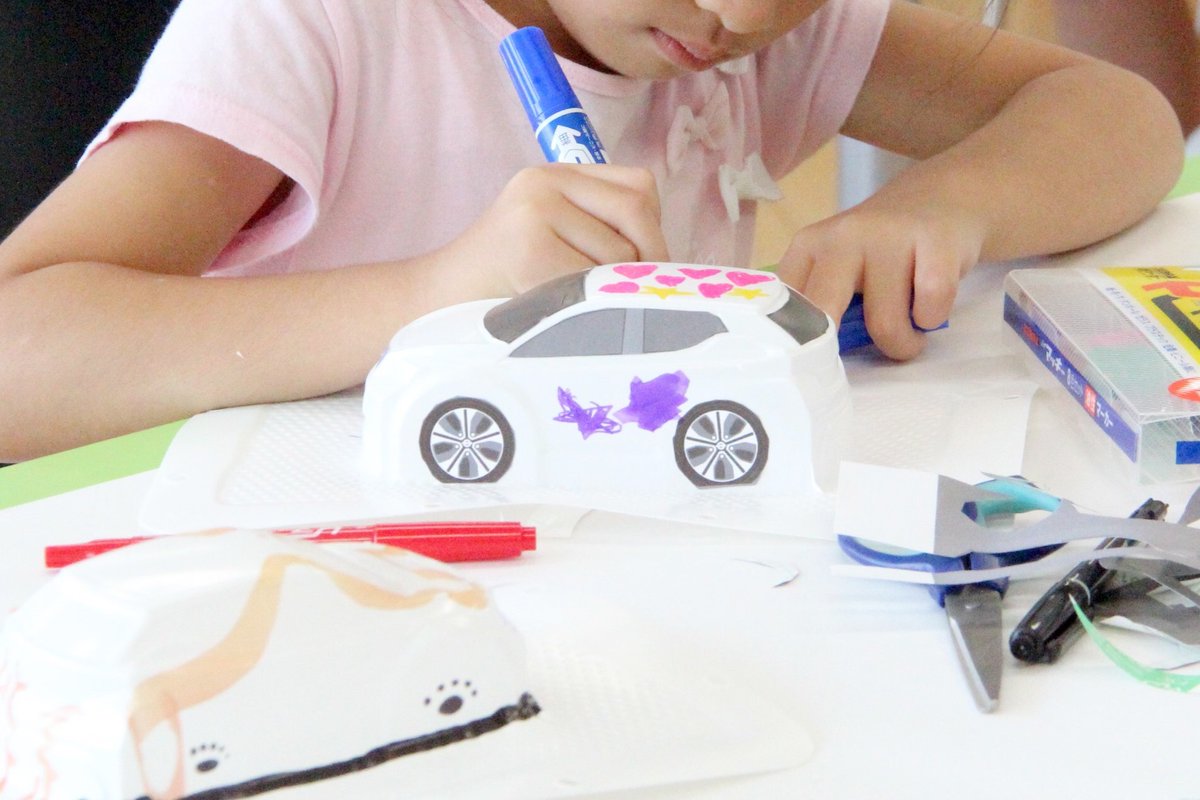 ＼#JapanMobilityShow まで、あと7日／
南4ホールで開催されるOut of Kidzaniaに出展！

クルマのボディ成型の見習い職人として、自分だけのオリジナルカーを作ってみませんか？🚙✨（小学生のお子さん対象）
当日予約も可能です。
japan-mobility-show.com/program/out_of…

#今こそワクワクぞくぞく