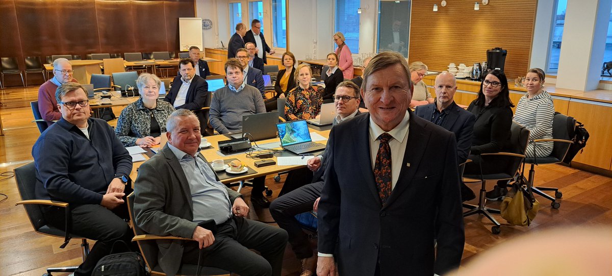 Maakunnan yhteistyöryhmä kokoontui ensimmäistä kertaa uudella kokoonpanolla ja uuden puheenjohtajan, Lyly Rajalan, johdolla. Lue lisää maakunnan yhteistyöryhmän päätöksistä 👉
pohjois-pohjanmaa.fi/uutiset/uusi-m…