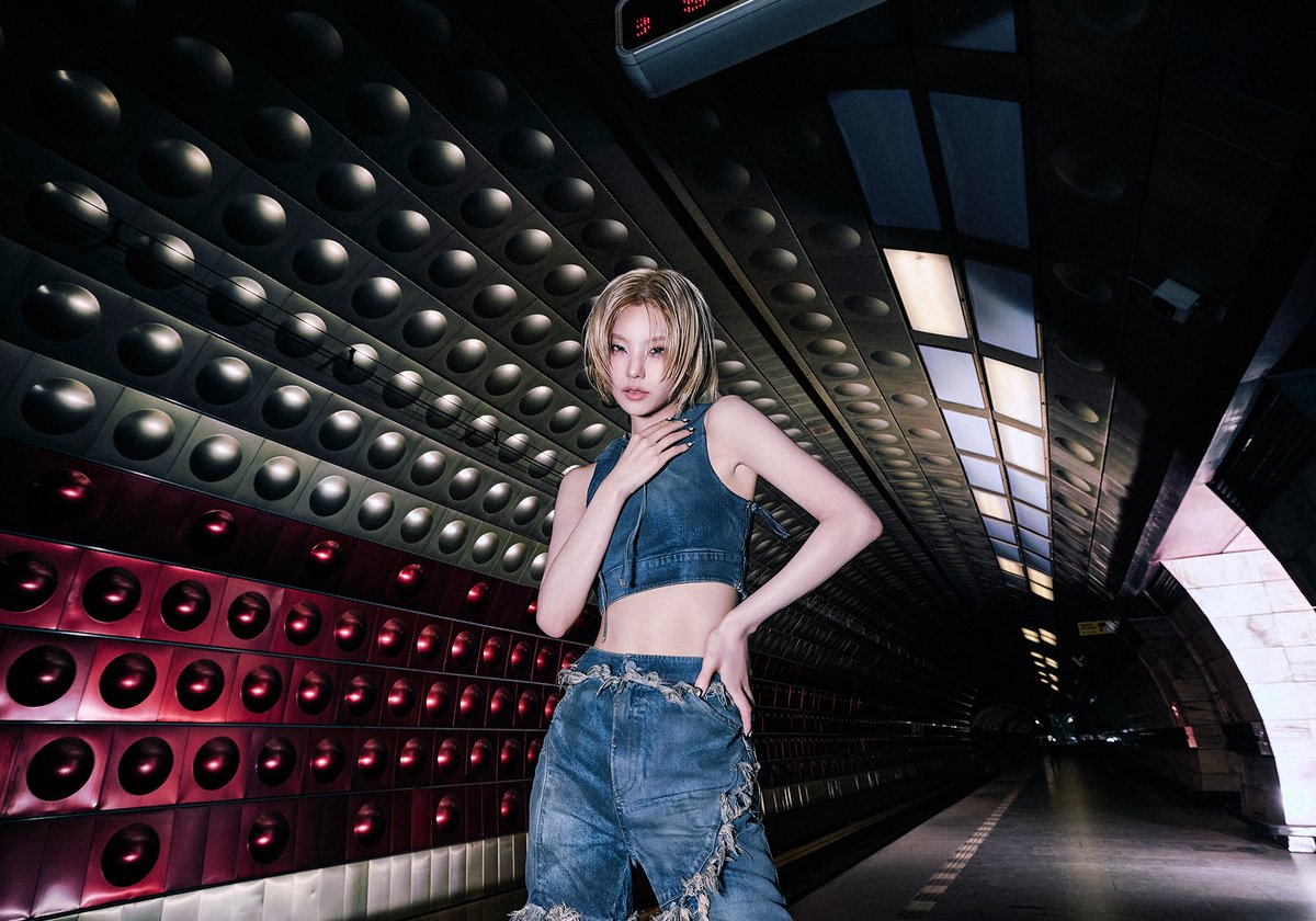 ITZYofficial's tweet image. ITZY &lt;TUNNEL VISION&gt; CONCEPT PHOTO #3
#YEJI #예지
ITZY 'TUNNEL VISION'
ITZY.lnk.to/TUNNELVISION
💿 ALBUM RELEASE
2025.11.10 MON 6PM (KST) | 4AM (ET)
#ITZY #MIDZY @ITZYofficial
#ITZYComeback
#ITZY_TUNNELVISION
#ITZY_TNVS