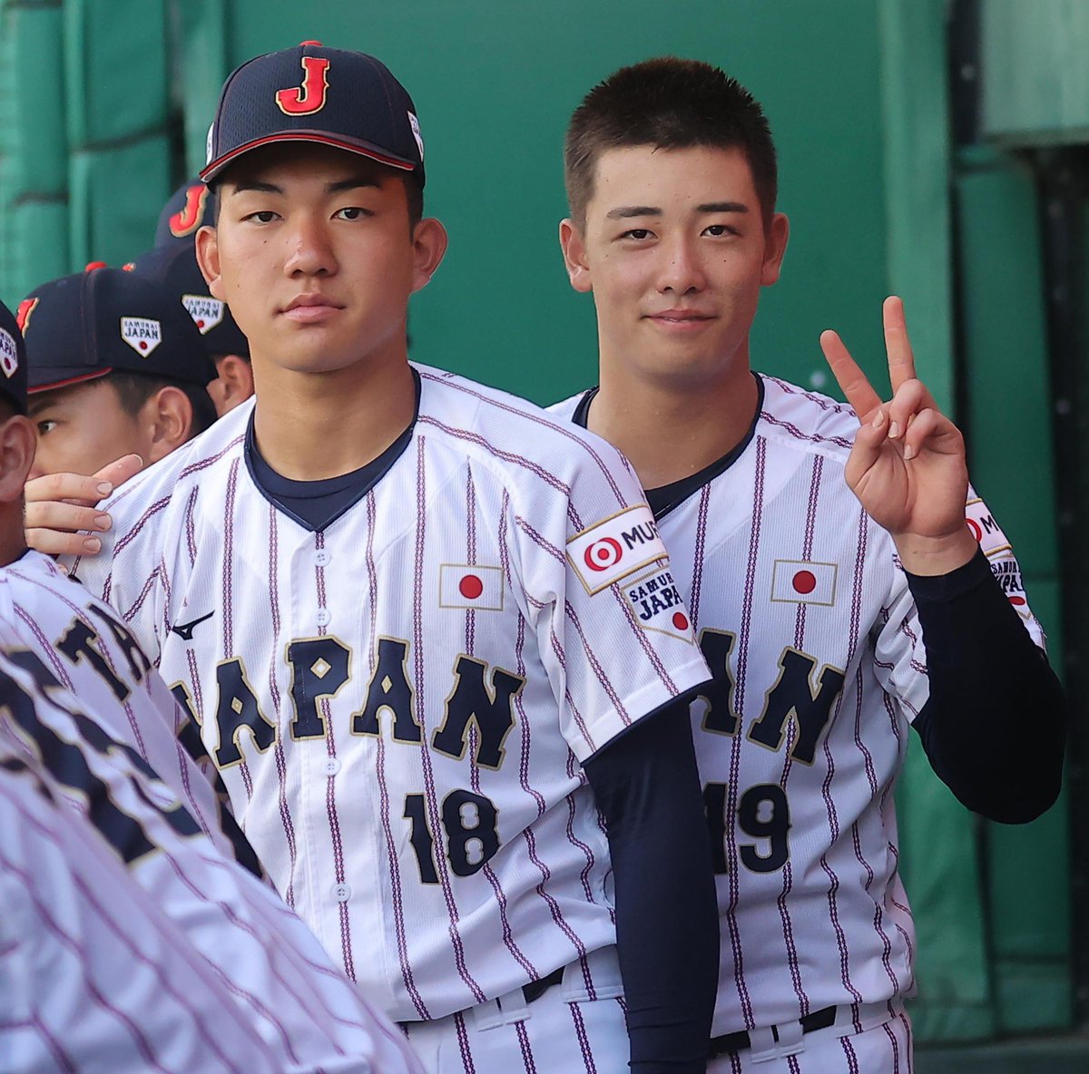 石垣元気投手と奧村頼人投手が同じチームになるとは、那覇でシャッターを押した時には想像できませんでした。新天地は千葉。未来に幸あれ！