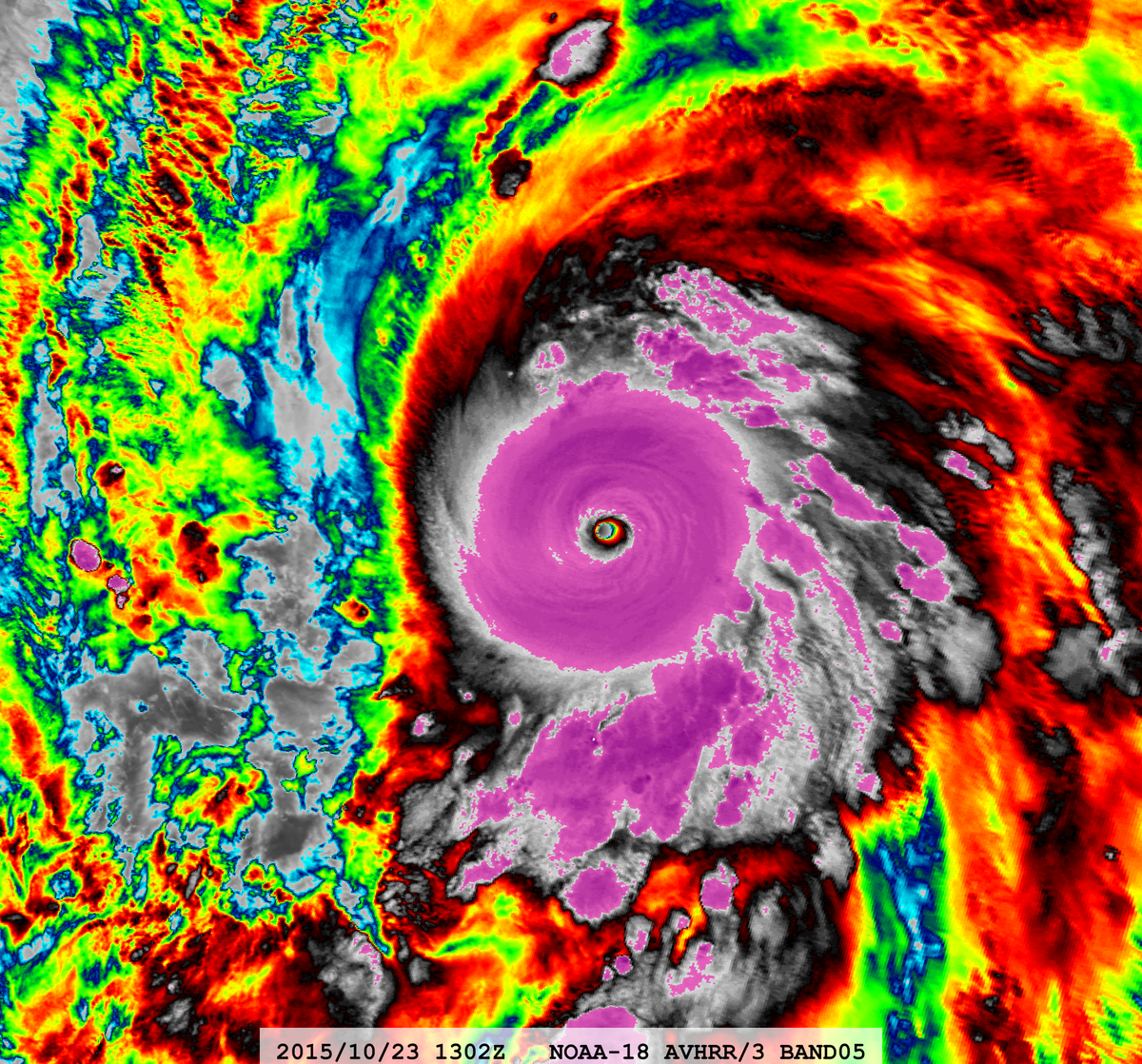 zeb199818's tweet photo. Hurricane #20L #Patricia 10-year Anniversary
Satellite: #NOAA18 #AVHRR3
Channel : B04 (10.8 µm) 1.1 km
Time : 2015/10/23 1302Z
Eye Temp : 14.539 °C
CPA : ~400 km https://t.co/DS9bhOyDuJ