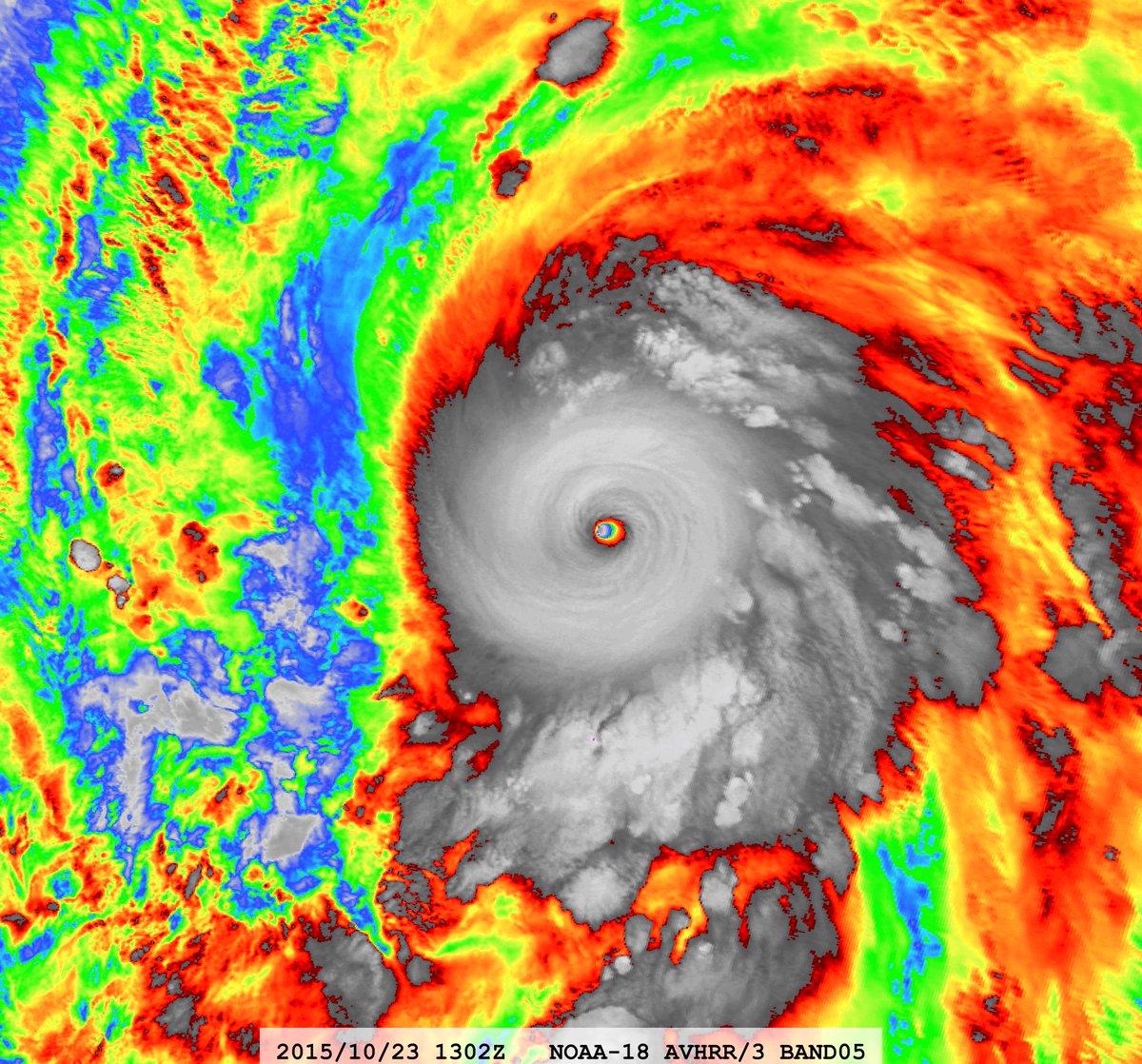 zeb199818's tweet photo. Hurricane #20L #Patricia 10-year Anniversary
Satellite: #NOAA18 #AVHRR3
Channel : B04 (10.8 µm) 1.1 km
Time : 2015/10/23 1302Z
Eye Temp : 14.539 °C
CPA : ~400 km https://t.co/KgevP3tRoE