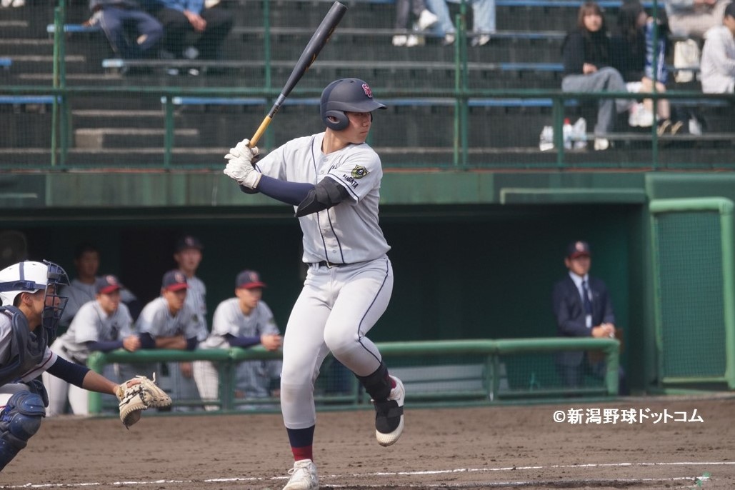 niigatayakyu's tweet photo. 【ドラフト】関根学園の池田栞太捕手がソフトバンクから育成１位指名を受けました。185㌢91㌔の大型捕手で、二塁送球タイム１秒８という“バズーカ”のような強肩が最大の魅力です。打撃は粗削りですが、今春の県大会で２本塁打した長打力も兼ね備え、大きな伸びしろを感じる選手です。 https://t.co/88p7PZAKfO
