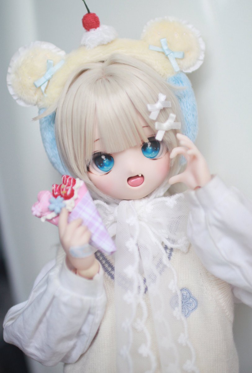 ˚₊⁎( ៸៸ › ᗜ ‹ ៸៸)🥂