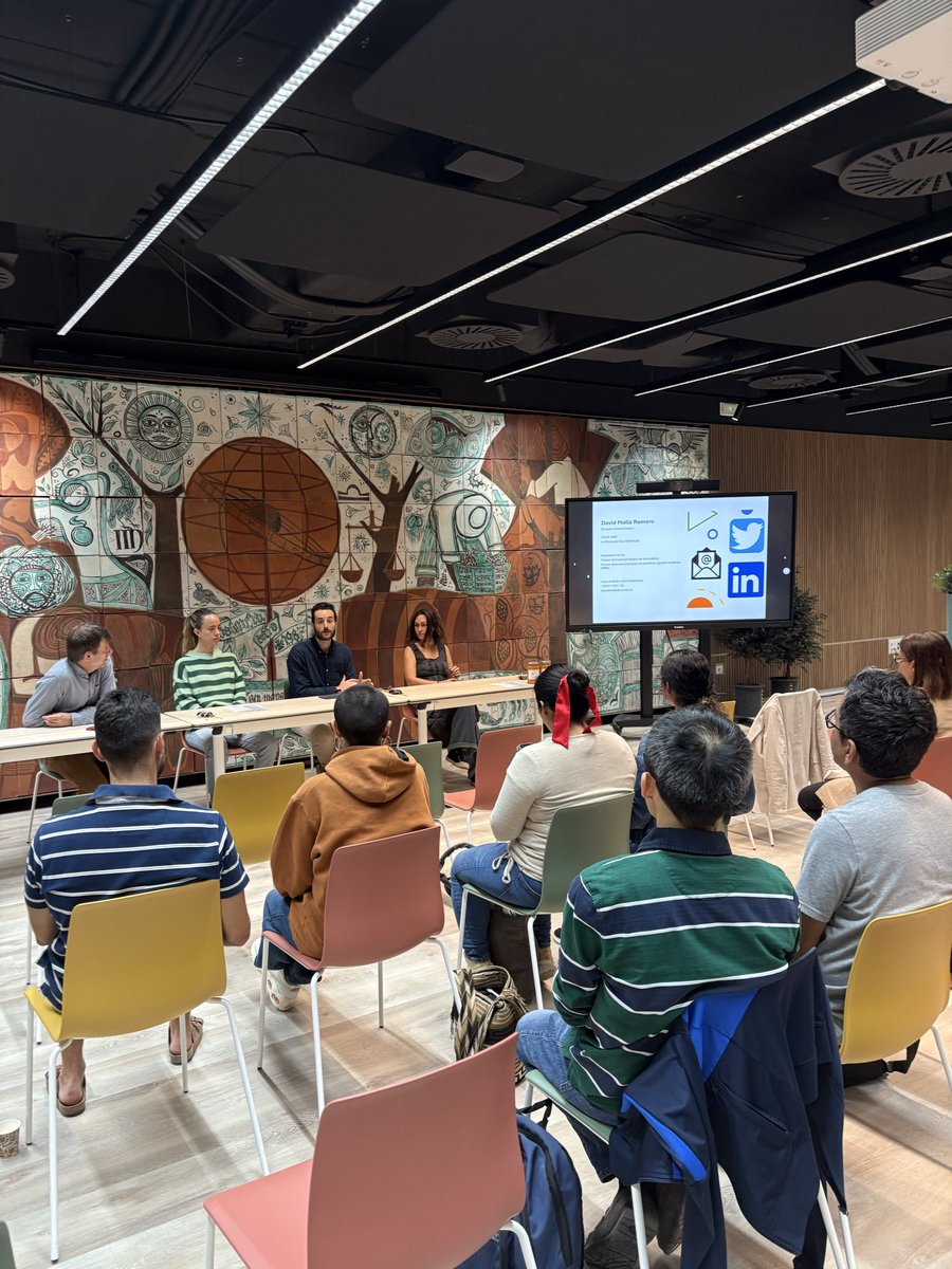 <a href="/AvantGva/">Càtedra AVANT, Antidespoblación GVA</a> <a href="/CheloCalafat/">Chelo Calafat</a> <a href="/eamnupv/">EAMNUPV</a> Panel de emprendedores agrarios “la rentabilidad no se regala, se busca” en jornada Avant-Upv