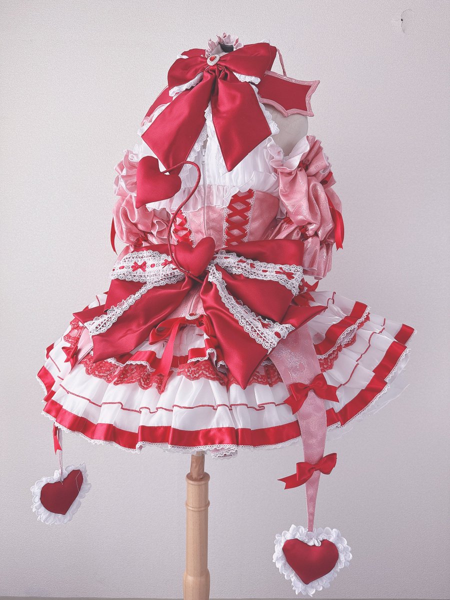 MIN costume アイドル衣装制作 (@min_idolcos) on Twitter photo きゅるりんってしてみて 逃げ水あむ様 <a href="/_mochizou_/">逃げ水あむ</a>  生誕衣装❤️🩹👿
あむ様から素敵なデザインをいただき最大限に可愛くできるよう作成させていただきました❤️
生地感は上品めに、デザインはハートや大きいリボンなどをつけてかわいい雰囲気にしまきた🎀✨
お誕生日おめでとうございます🎂❤️ きゅるりんってしてみて 逃げ水あむ様 <a href="/_mochizou_/">逃げ水あむ</a>  生誕衣装❤️🩹👿
あむ様から素敵なデザインをいただき最大限に可愛くできるよう作成させていただきました❤️
生地感は上品めに、デザインはハートや大きいリボンなどをつけてかわいい雰囲気にしまきた🎀✨
お誕生日おめでとうございます🎂❤️