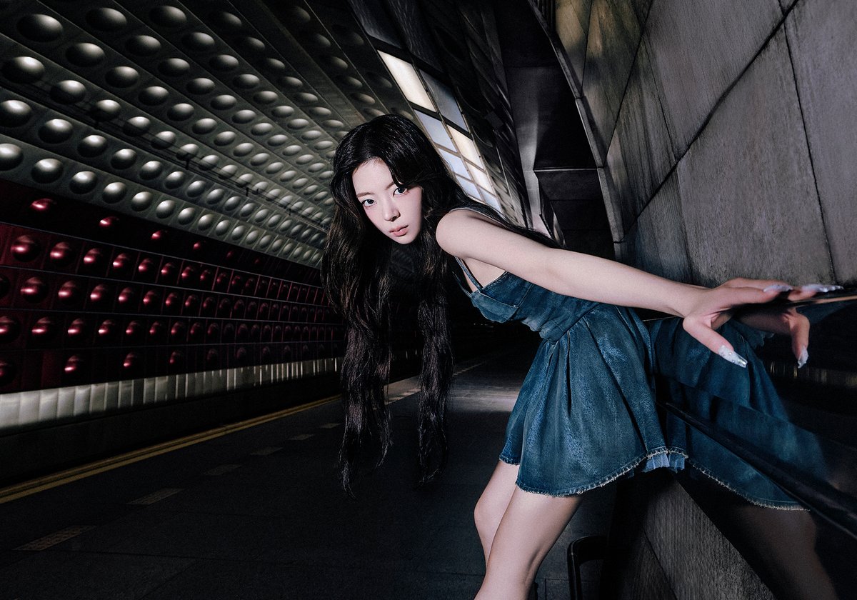ITZYofficial's tweet image. ITZY &lt;TUNNEL VISION&gt; CONCEPT PHOTO #3
#LIA #리아
ITZY 'TUNNEL VISION'
ITZY.lnk.to/TUNNELVISION
💿 ALBUM RELEASE
2025.11.10 MON 6PM (KST) | 4AM (ET)
#ITZY #MIDZY @ITZYofficial
#ITZYComeback
#ITZY_TUNNELVISION
#ITZY_TNVS