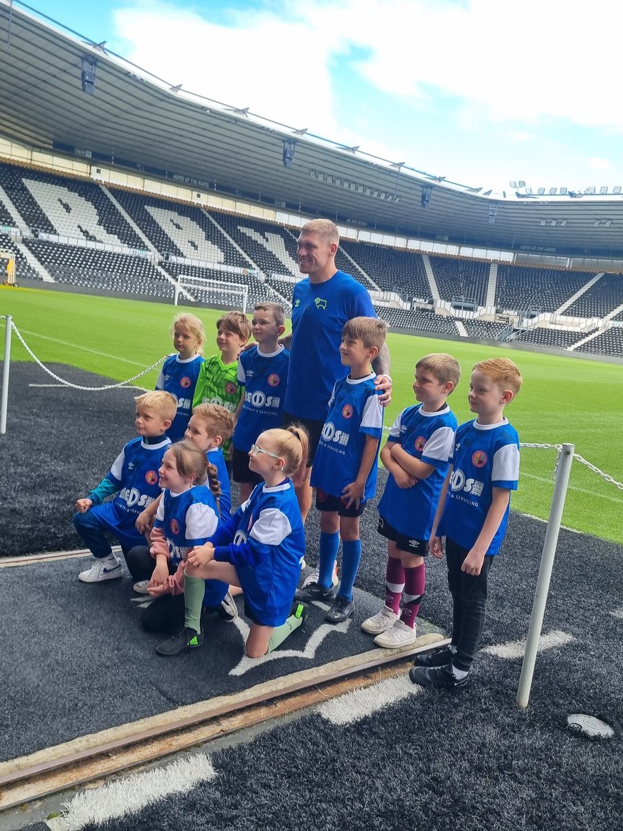. <a href="/Mwaghorn_9/">Martyn Waghorn</a> please can you retweet this. Our Rams were extremely grateful and over the moon when they walked into the home dressing room and were greeted by yourself and their new kit. All they want is somewhere local and safe to train 😔🙏🏻 #dcfc #dcfcfans #grassrootsfootball