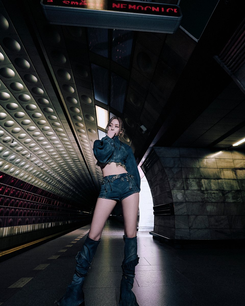 ITZYofficial's tweet image. ITZY &lt;TUNNEL VISION&gt; CONCEPT PHOTO #3
#RYUJIN #류진
ITZY 'TUNNEL VISION'
ITZY.lnk.to/TUNNELVISION
💿 ALBUM RELEASE
2025.11.10 MON 6PM (KST) | 4AM (ET)
#ITZY #MIDZY @ITZYofficial
#ITZYComeback
#ITZY_TUNNELVISION
#ITZY_TNVS