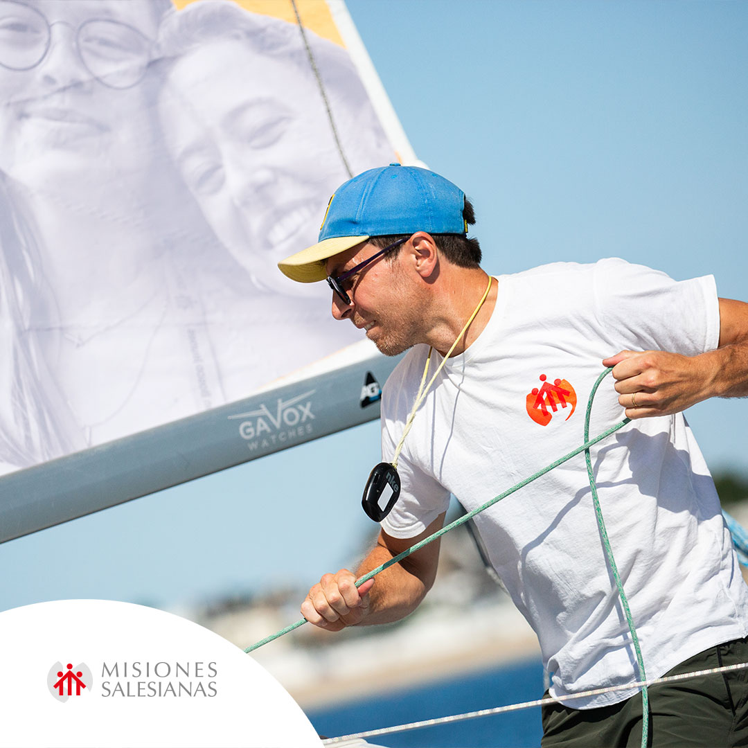 MSalesianas's tweet image. #NoticiaMS | El velero #DonBosco cruza el Atlántico en la #MiniTransat para unir orillas y abrir oportunidades a la juventud. ⛵️🌍
Proyecto salesiano ligado al #150Años de la primera expedición misionera. Escala actual en Canarias.
Toda la info: [f.mtr.cool/cwgajwyhxw