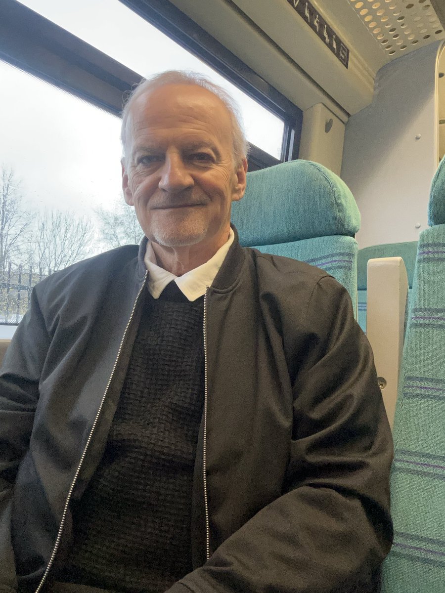 stringalingtwo's tweet photo. Is 10.30 too early to be on my way to Palace for an 8pm KO?
After all, I have to travel all the way in from East Grinstead 🤣 https://t.co/W8duCzddXP