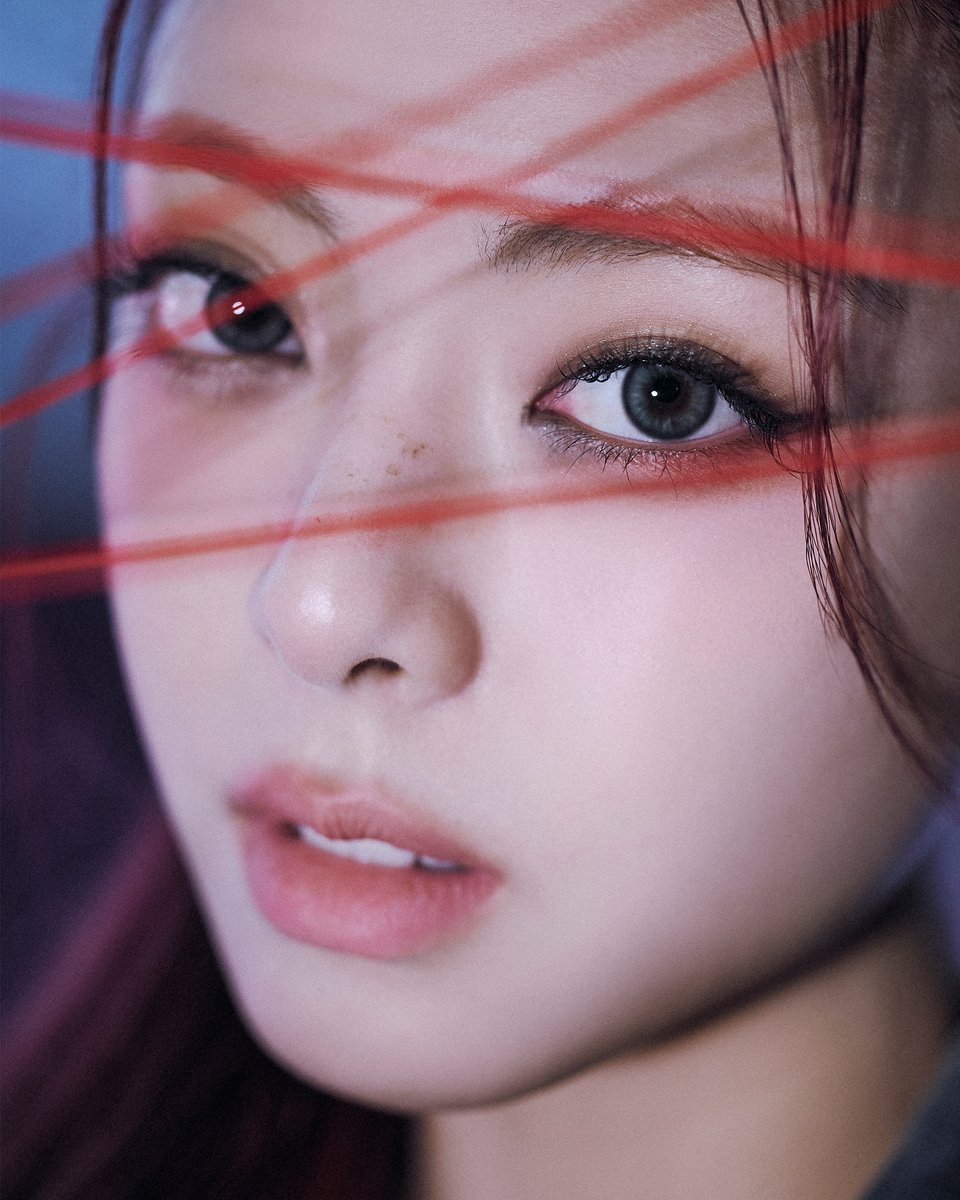 ITZYofficial's tweet image. ITZY &lt;TUNNEL VISION&gt; CONCEPT PHOTO #3
#YUNA #유나
ITZY 'TUNNEL VISION'
ITZY.lnk.to/TUNNELVISION
💿 ALBUM RELEASE
2025.11.10 MON 6PM (KST) | 4AM (ET)
#ITZY #MIDZY @ITZYofficial
#ITZYComeback
#ITZY_TUNNELVISION
#ITZY_TNVS
