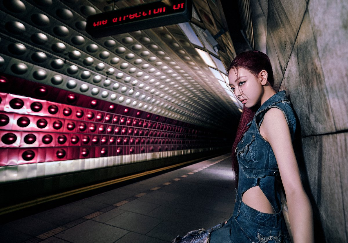 ITZY &lt;TUNNEL VISION&gt; CONCEPT PHOTO #3
#YUNA #유나

ITZY 'TUNNEL VISION'
ITZY.lnk.to/TUNNELVISION

💿 ALBUM RELEASE
2025.11.10 MON 6PM (KST) | 4AM (ET)

#ITZY #MIDZY <a href="/ITZYofficial/">ITZY</a>
#ITZYComeback
#ITZY_TUNNELVISION
#ITZY_TNVS