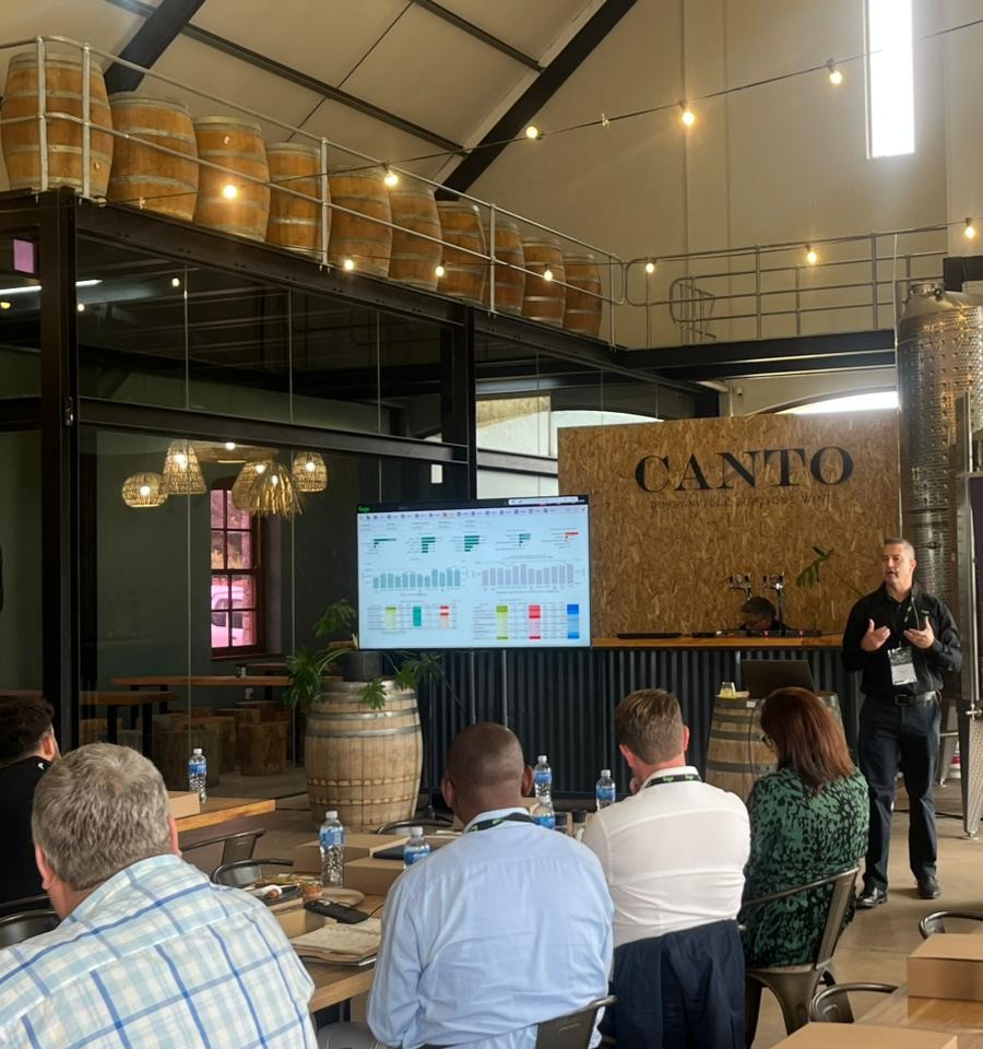 WaldeckCAnn's tweet image. The energy is high! 
Experts are sharing insights & the live @SageGroupZA X3 demo is showing how smarter systems drive stronger success.
#SageX3  #Innovation #WorkflowOptimization #FinanceTech #DigitalTransformation #Sage #Chiief #ChiiefEvents