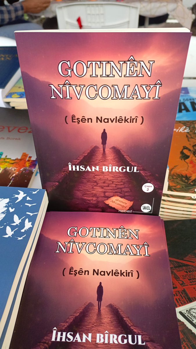 Çapa 2 Derket 
Pirtuka Îhsan Bîrgul
Gotinên Nîvcomayî
(Eşen Navlêkirî)
Li Fuara Pirtûkan a Îzmîrê ye.
@ihsan__birgul #nakitap #weşanênna #helbest #siir #kurdî #na