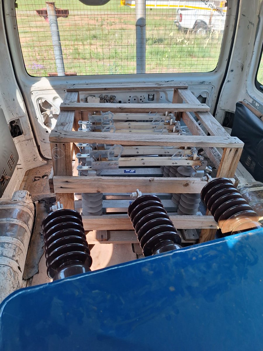 ZANewsFlash's tweet photo. NEWS: Three Zimbabwean nationals and a South African have been arrested between Vryheid and Paulpietersburg in northern KwaZulu-Natal after they were found in possession of a stolen transformer.
It is believed that the transformer belongs to Eskom - KZN Tonight Podcast https://t.co/3N0r7uv9iR