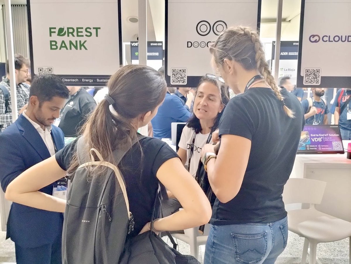 madridinnova's tweet image. El futuro se construye hoy: startups del #EcosistemaMI muestran su potencial en #VDS2025💡🌎

✨ Impulsamos talento, fortalecemos el ecosistema.