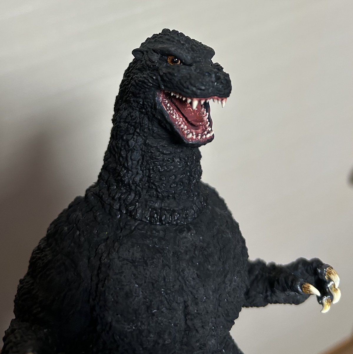 Art Fusion ボディビルダ一のタフな体つきの珍しい彫像 東急歌舞伎町タワー内の会員制アートギャラリー『EXSTION