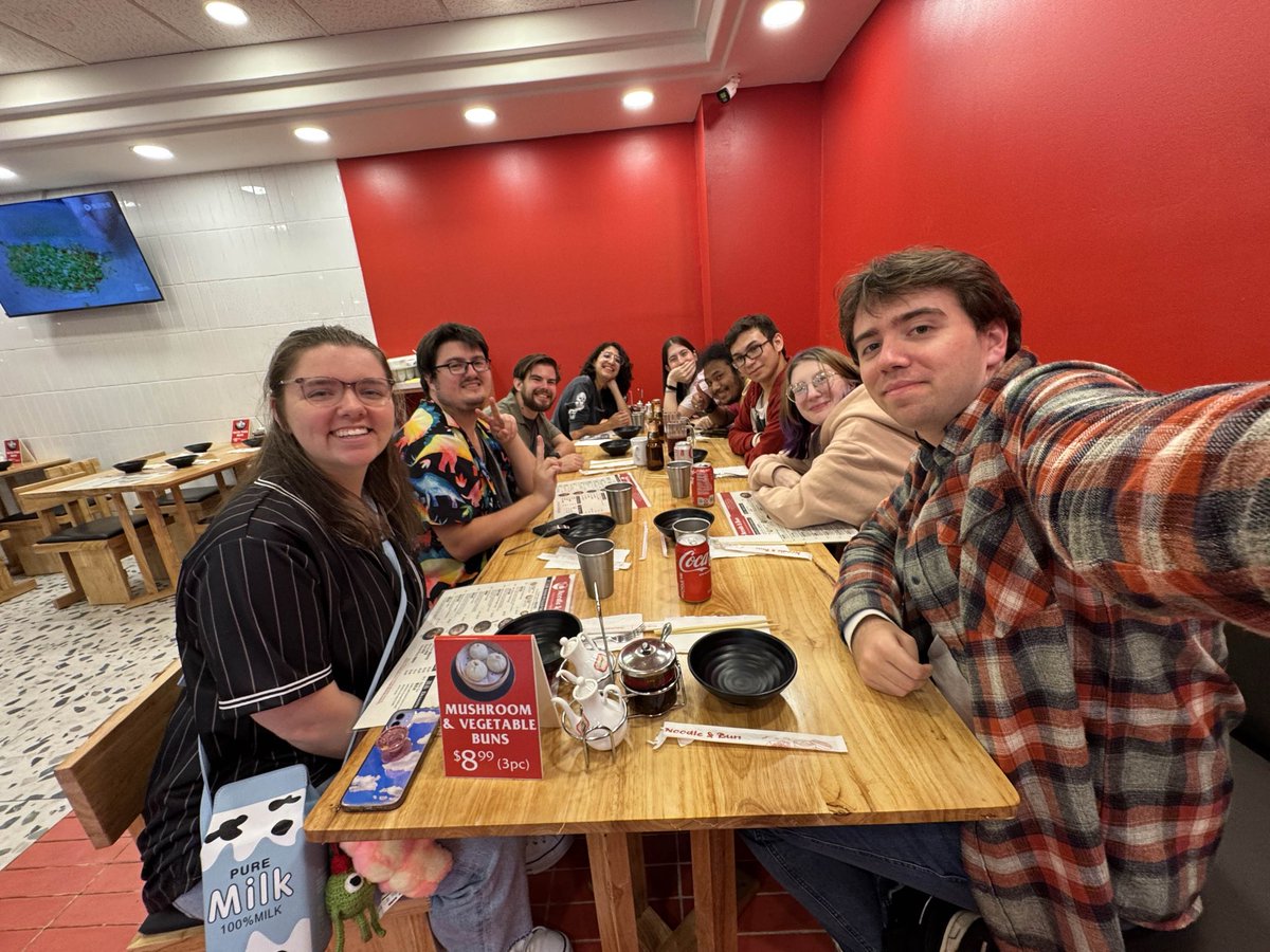 RandomBeans_'s tweet image. I had so much fun at TwitchCon San Diego, ive gotten to meet so many incredible people 

I wish i took more pics of it