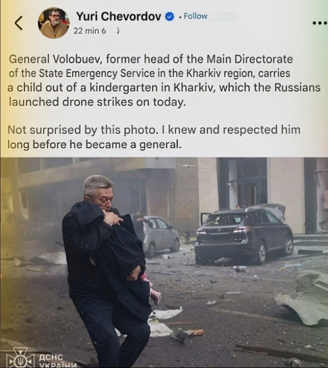 🇺🇦🇷🇺 As I wrote yesterday, the children were in the shelter and safe. The kindergarten itself was not hit, but the building in front of it.

The children were dressed appropriately for the weather and waited for the camera crew. It took roughly 40 minutes for everything to be in