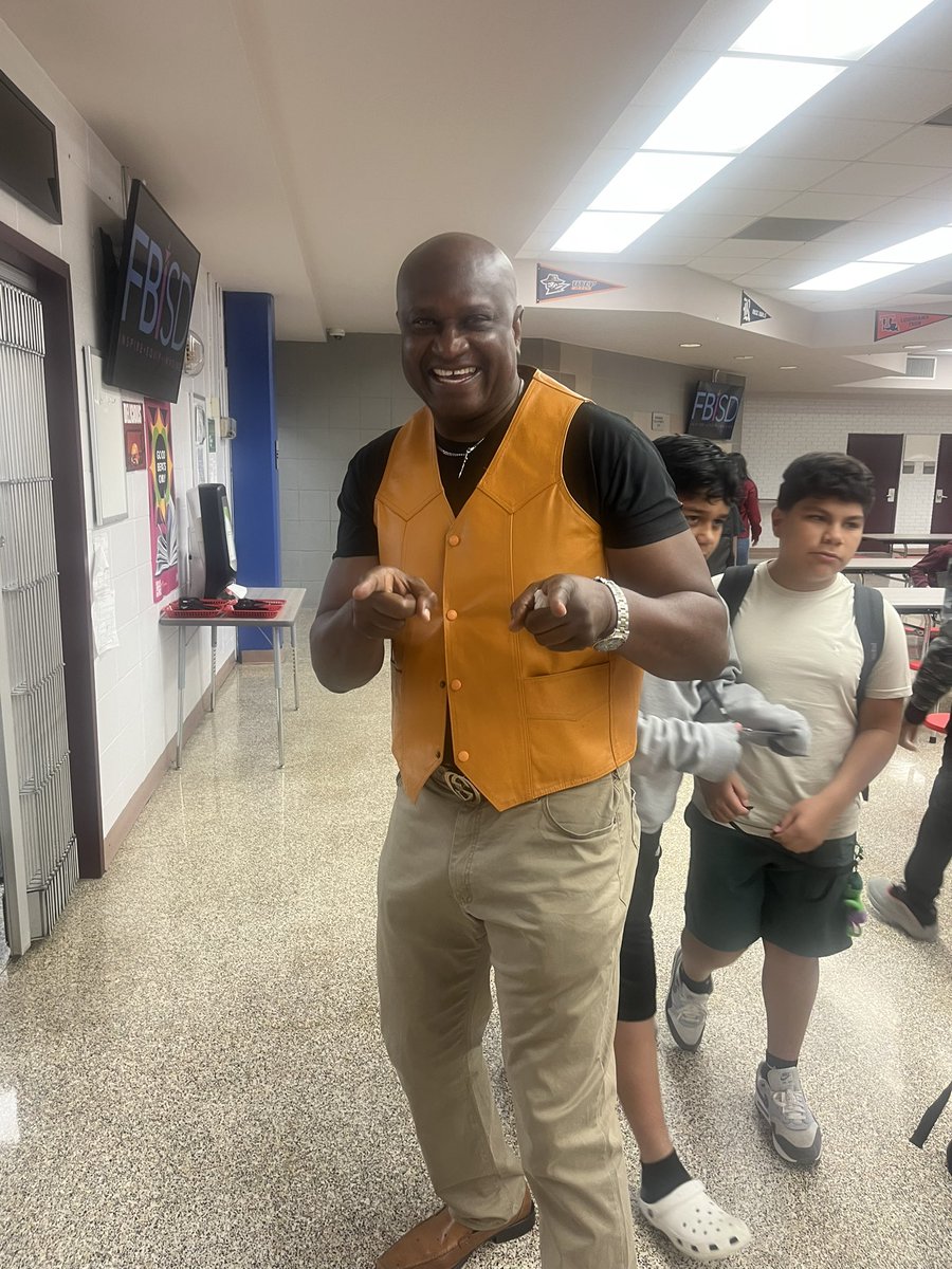 DonnaBolden10's tweet image. 🧡 We wore ORANGE for #UnityDay! Standing together for kindness, acceptance, and inclusion. #UnityDay2025 #WearOrange
@DMS_Vikings @FBISDCounselors